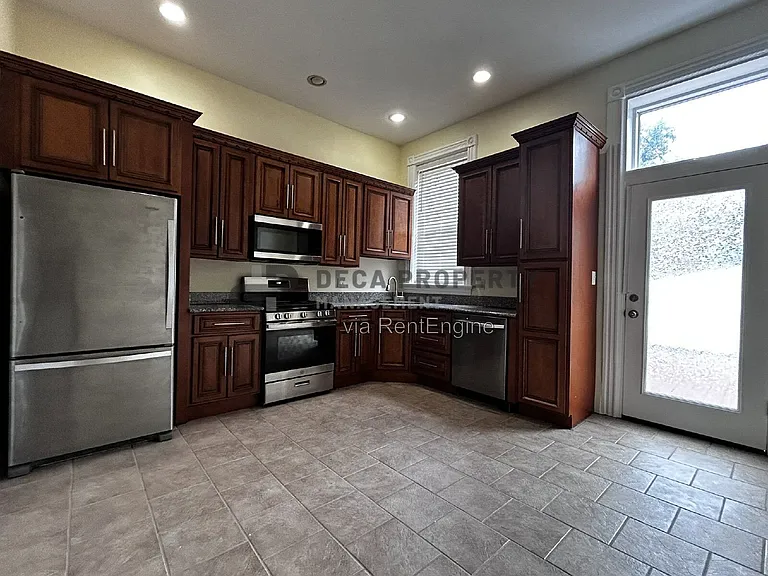 3219 Magnolia Ave — Photo 8
