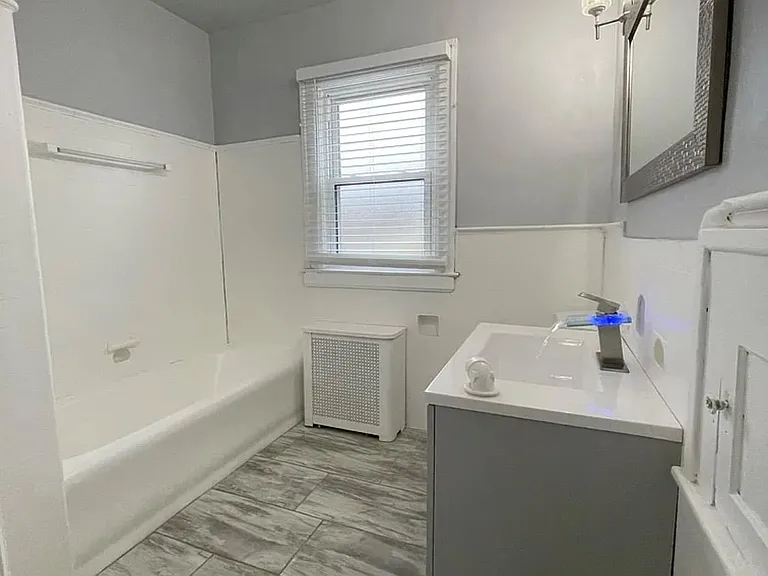 2286 Calvert St — Photo 17