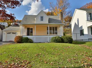 1451 Lakeside Dr, Harveys Lake, PA 18618