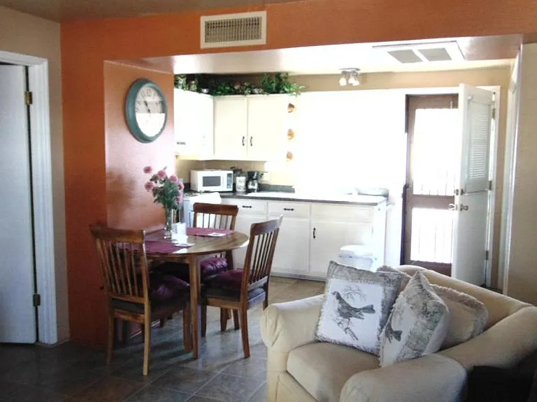 445 S Paseo Sarta #B — Photo 6