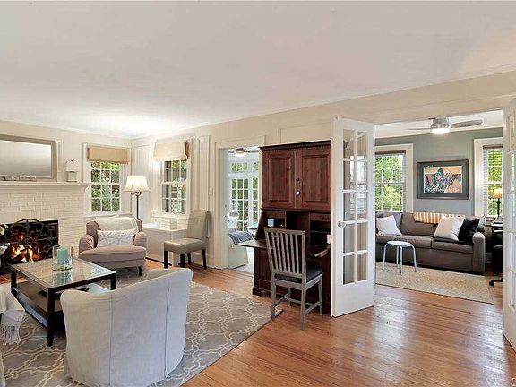 5th image of 102 Locust St