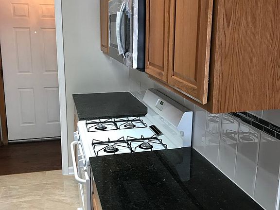 4th image of 28786 Malvina Dr