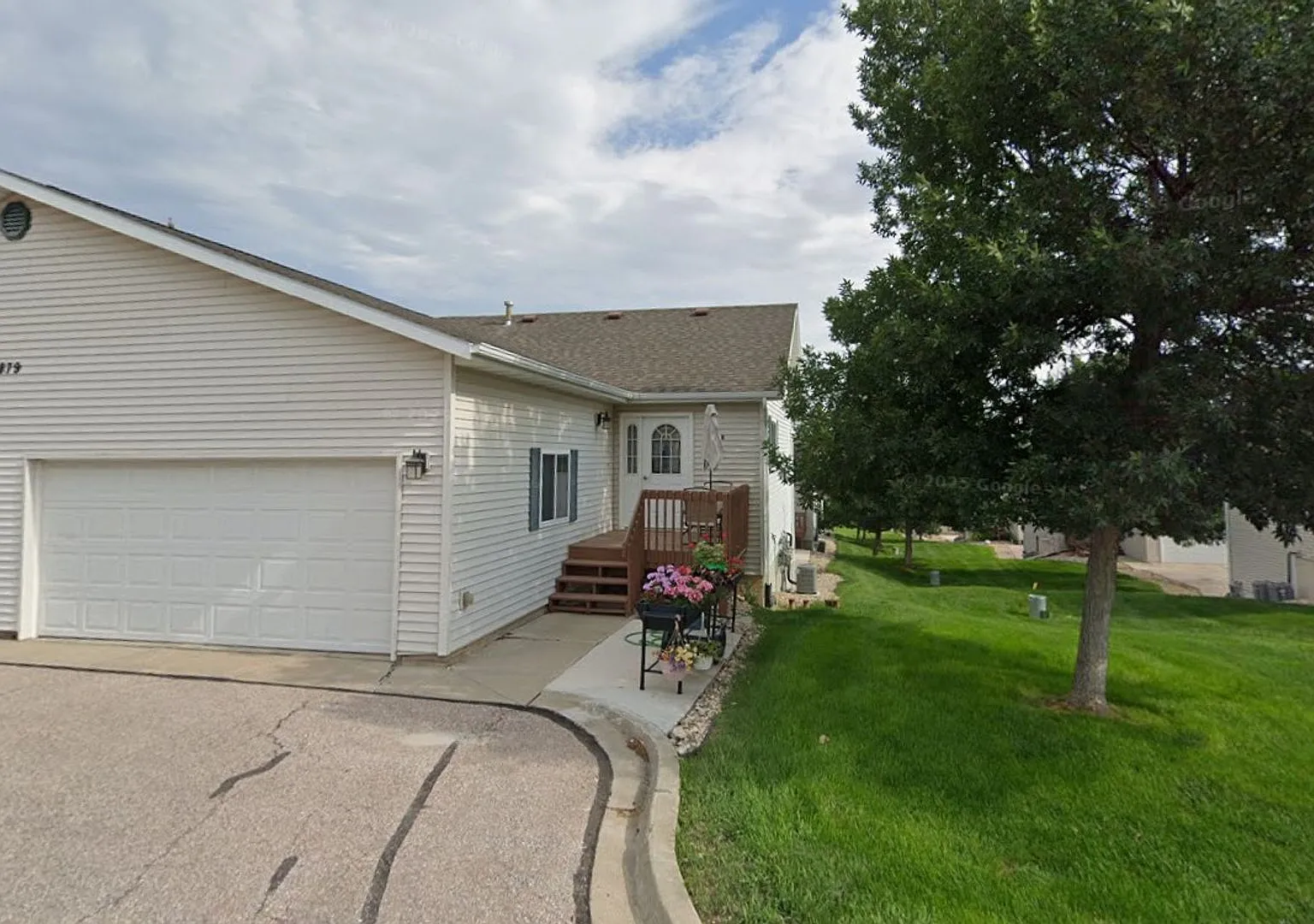 2 Bedroom, 1 Bath Townhome for Rent — Photo 1