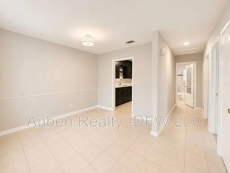 930 Lindy Ct — Photo 6