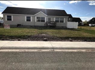120 Lariat Dr, Mountain View, WY 82939