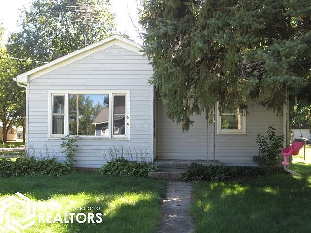 2nd image of 516 7th St NE