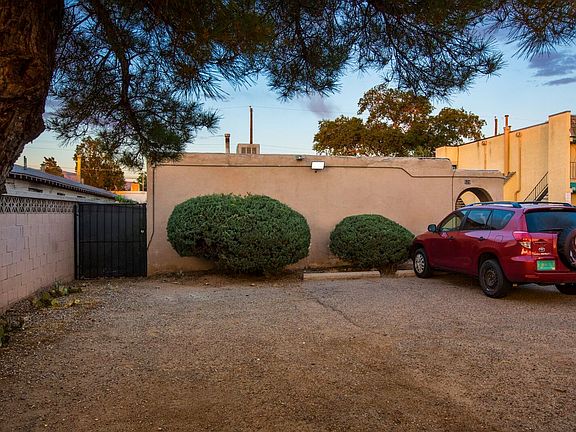 4th image of 516 Palomas Dr SE #520
