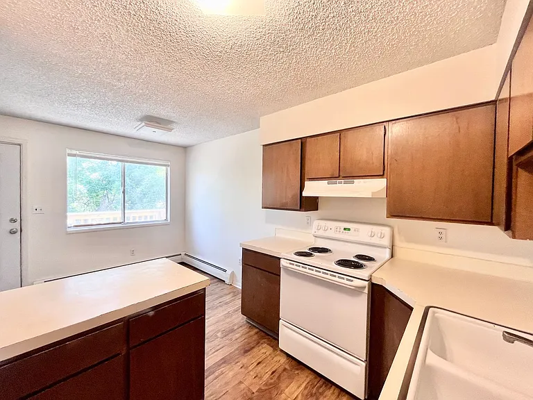 2897 Greenland Drive — Photo 5