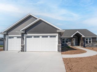 5801 N Denali Ln, Appleton, WI 54913