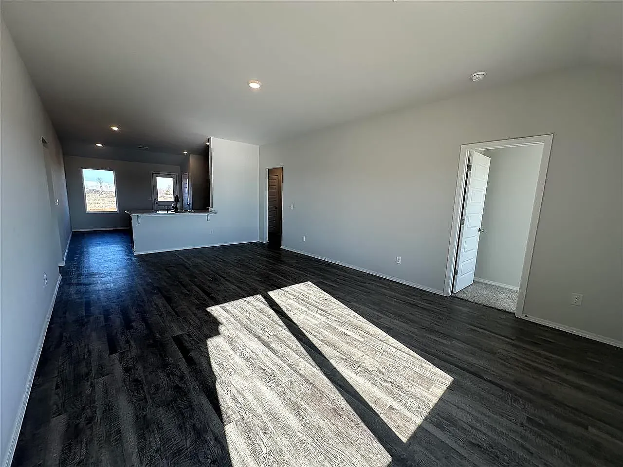 4 bed, 1470 sqft, $3,500 — Photo 3