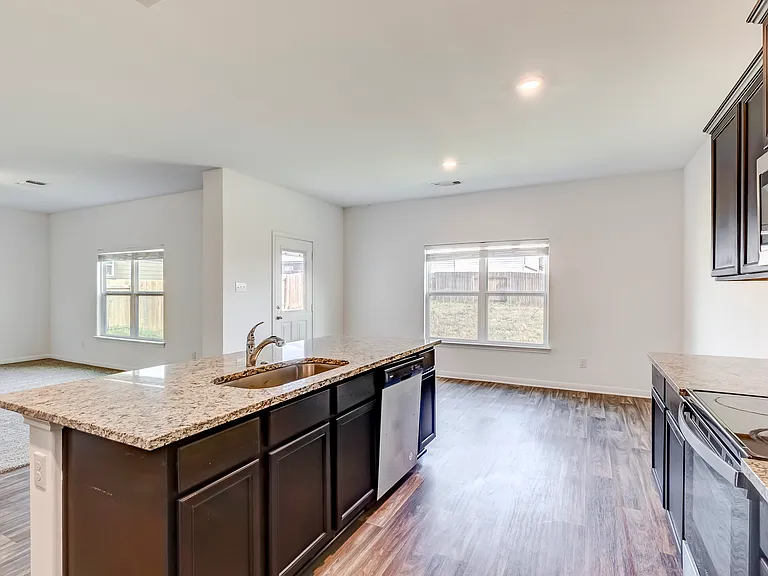 117 Fairfax Ln — Photo 31