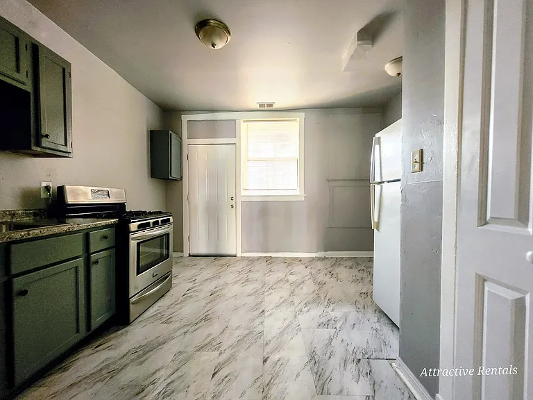 7801-03 S Marshfield Ave #1N — Photo 11