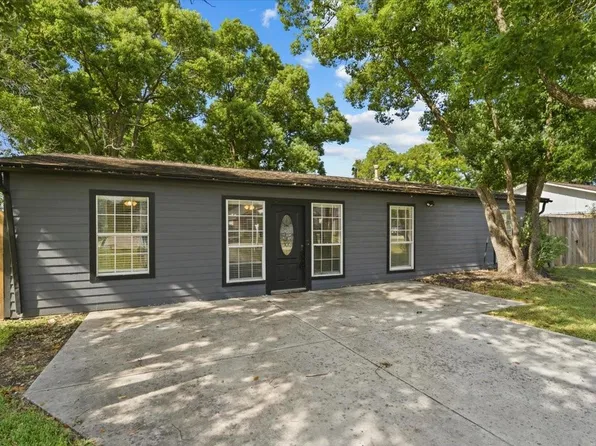4501 E 38th St, Dickinson, TX 77539