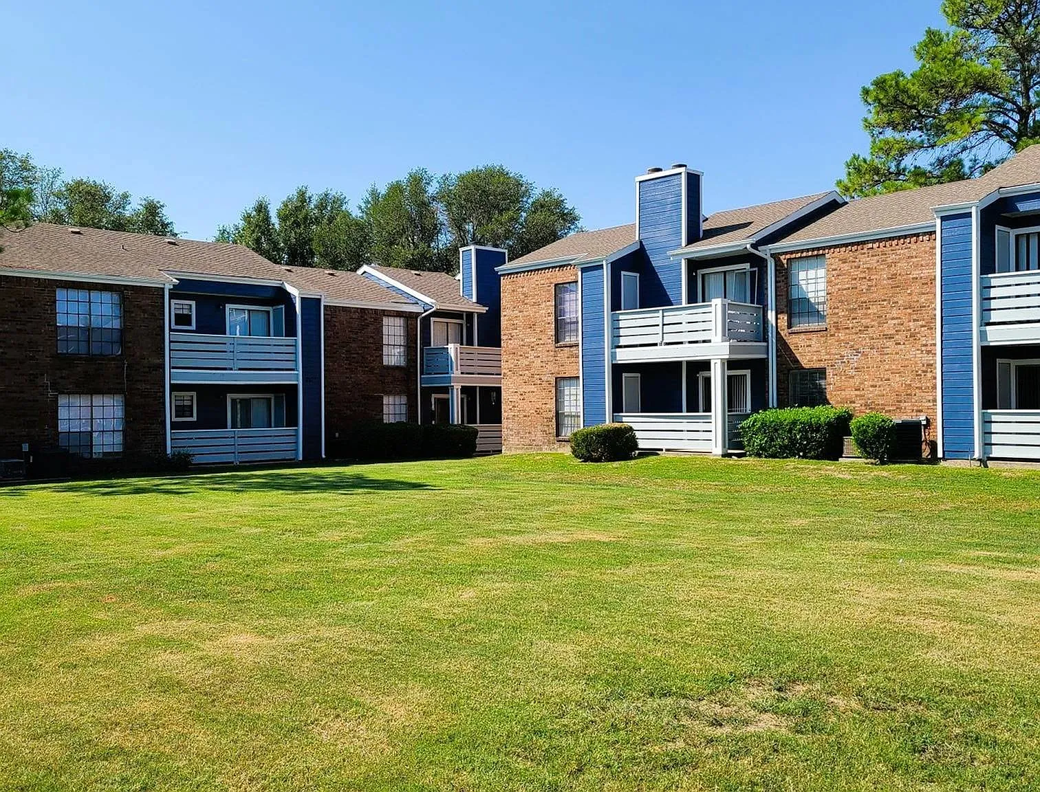 Post Oaks Apartments — Photo 4