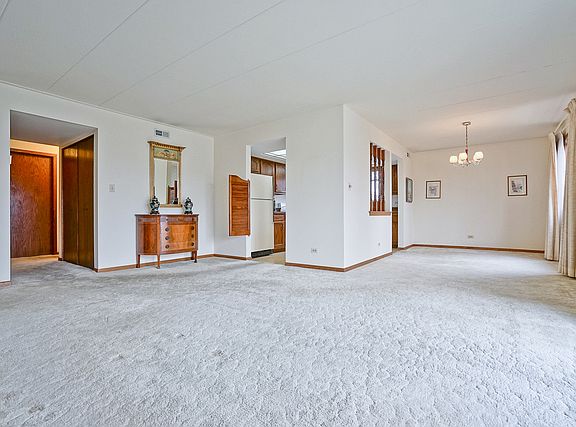 5th image of 9901 S Central Park Ave APT 3