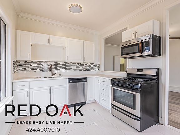 2nd image of 238 3/4 S Mariposa Ave #402