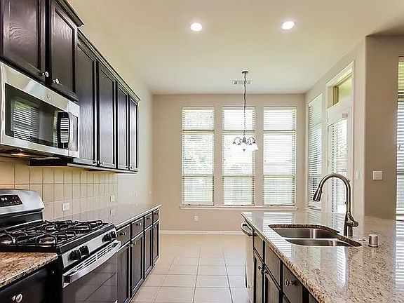 4th image of 613 Wolfchase Dr