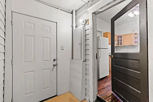 723 E Henry St #A — Photo 18
