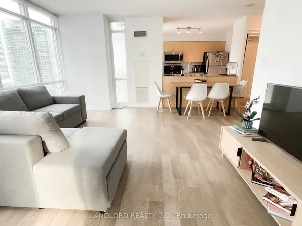 11 Brunel Ct #2203, Toronto, ON M5V 3Y3