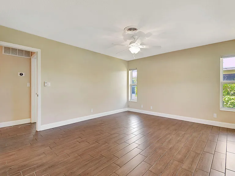 2757 NE 29th Ave #4 — Photo 14