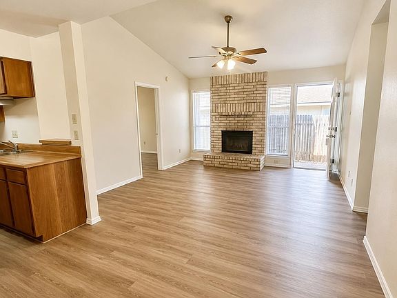 4th image of 2114 Redwing Way