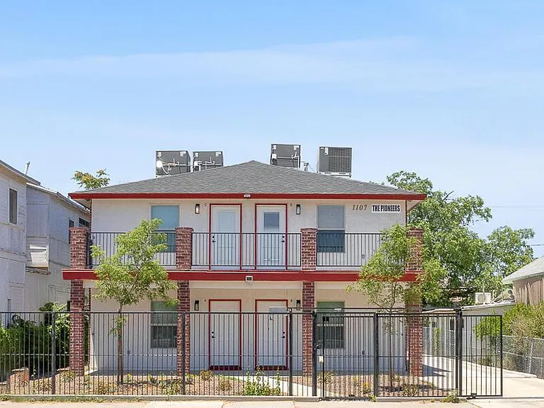 1107 Myrtle Ave #B — Photo 1