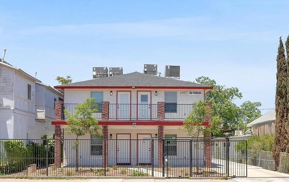 1107 Myrtle Ave #B