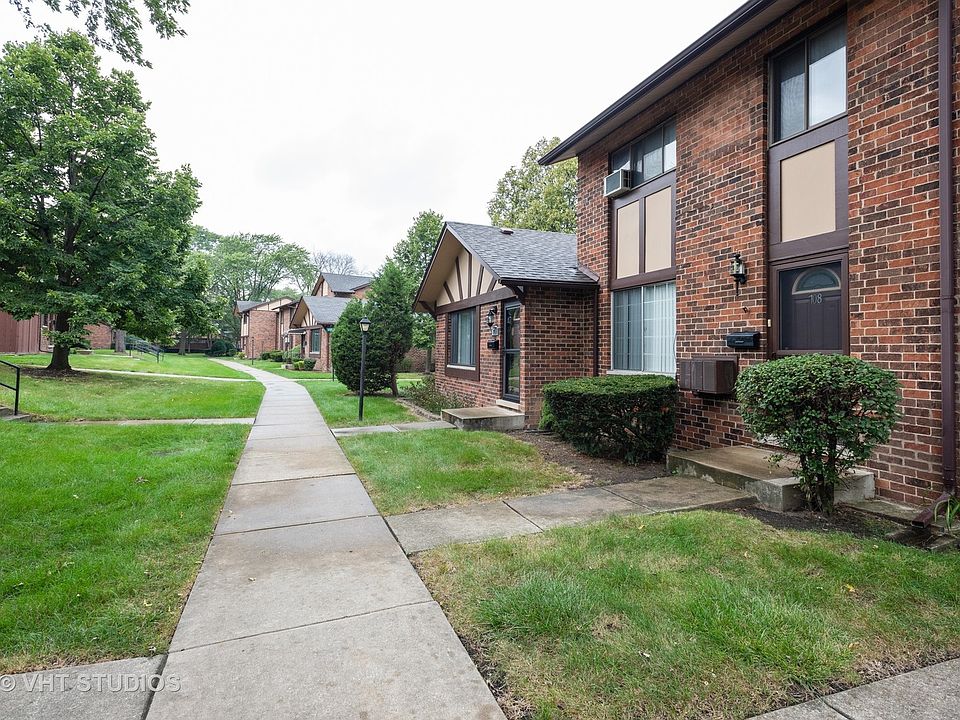 1st image of 17W708 Kirkland Ln