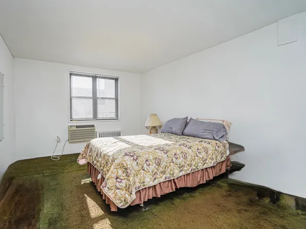 3845 Shore Parkway image 17 of 18