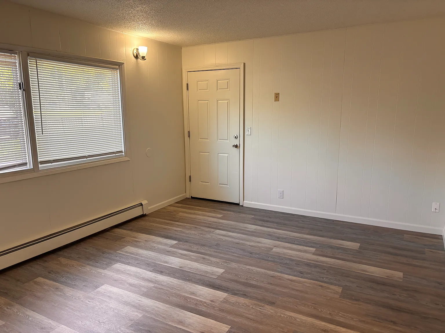 2 bed, 850 sqft, $1,550 — Photo 3
