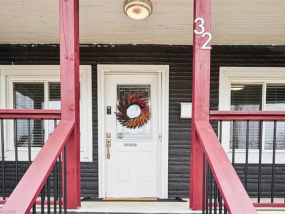 3rd image of 32 Allan Ave