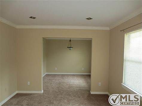 3rd image of 5005 Heather Glen Dr