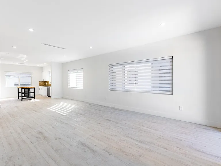 440 SW 21st Rd — Photo 6
