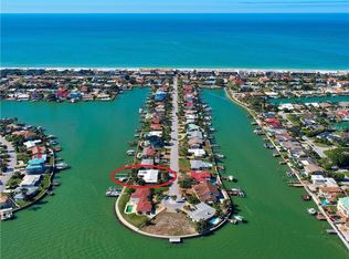 230 Howard Dr, Belleair Beach, FL 33786