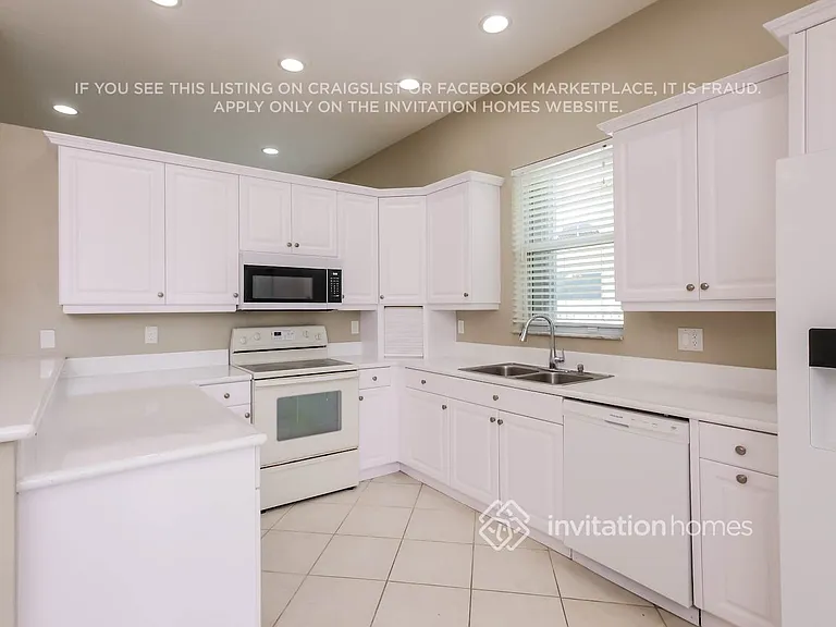 5213 SW 158th Ave — Photo 8