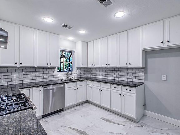 5th image of 9109 Livenshire Dr