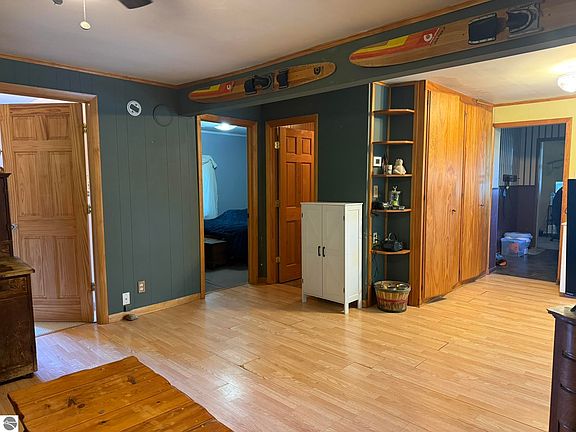 5th image of 2927 N Main St