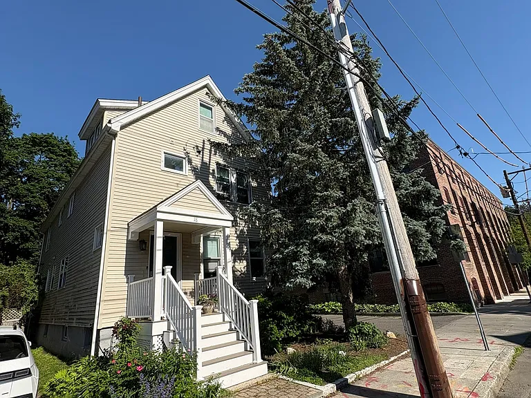 18 Cottage Park Ave #1 — Photo 7