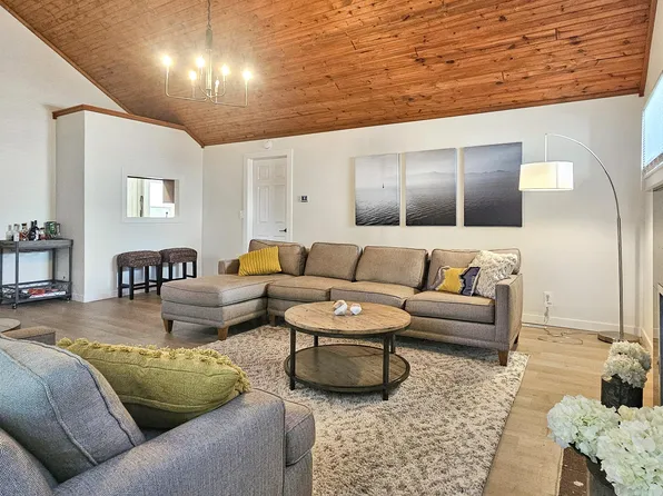 1852 Cedar Ave, Muskegon, MI