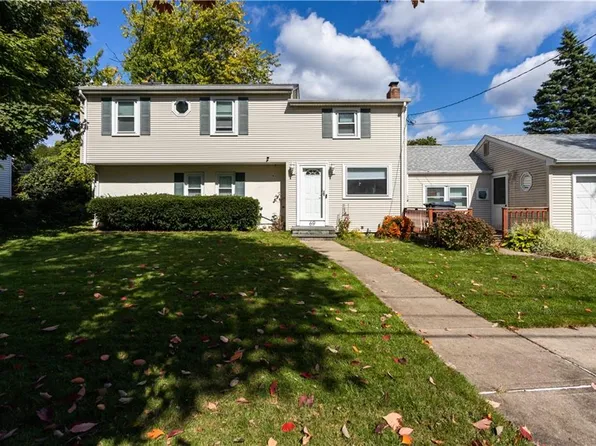 69 Everleth Ave, Warwick, RI 02888