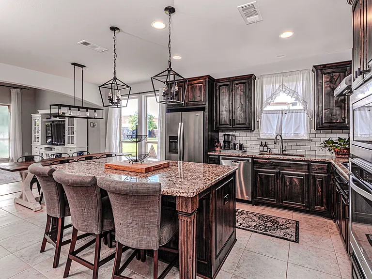 600 Wilshire Ln — Photo 28
