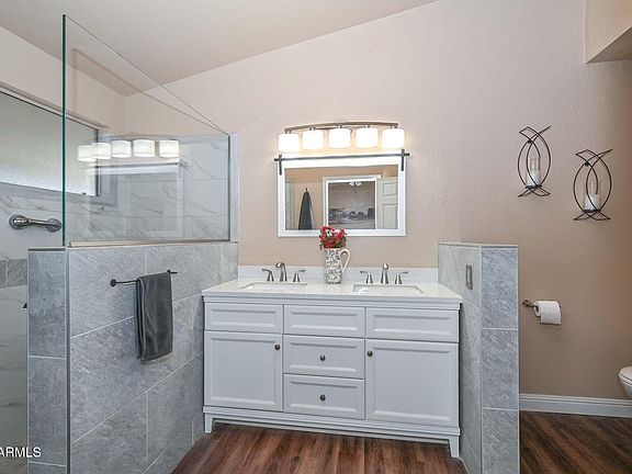 4th image of 7637 W DREYFUS Drive