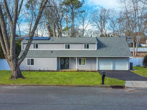 37 Radburn Drive, Farmingville, NY 11738