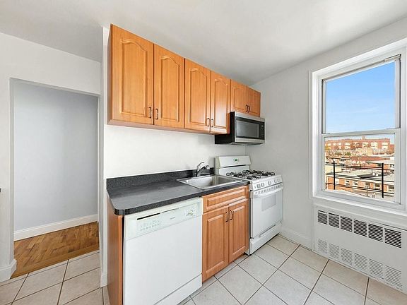 5th image of 59-30 108th St #7I