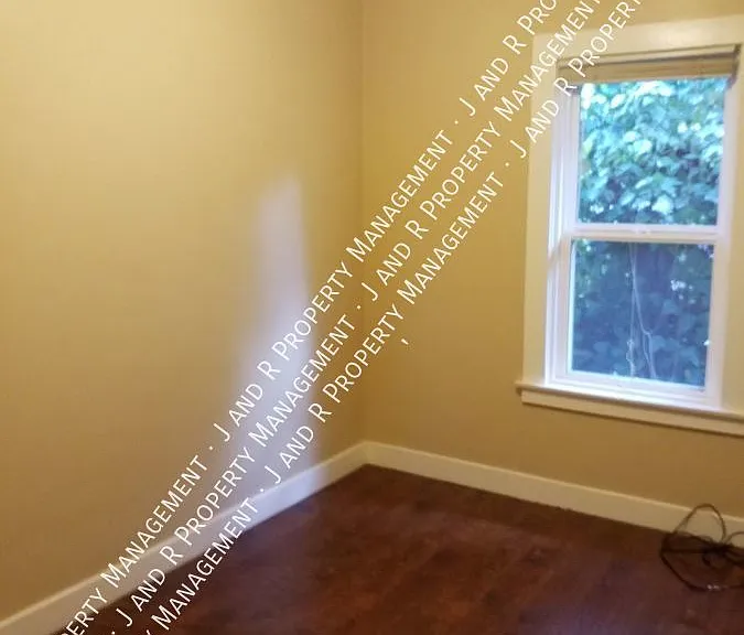 4311 V St #2 — Photo 9