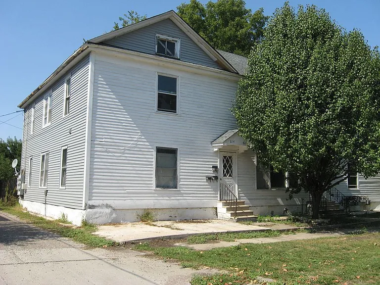 612 W 1st St #2 — Photo 7