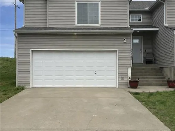17620 W 111th Pl, Olathe, KS 66061