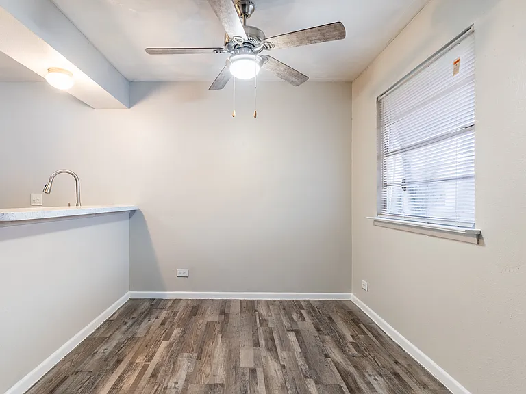 Southgate Manor Apartments — Photo 12