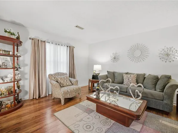 6295 Drew Dr, Virginia Beach, VA 23464