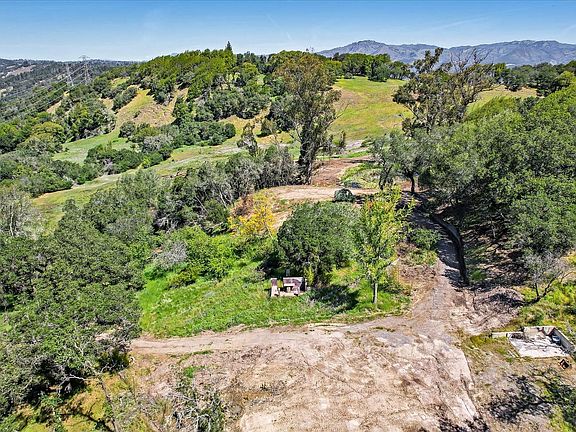 5th image of 205 Mountain Meadow Road